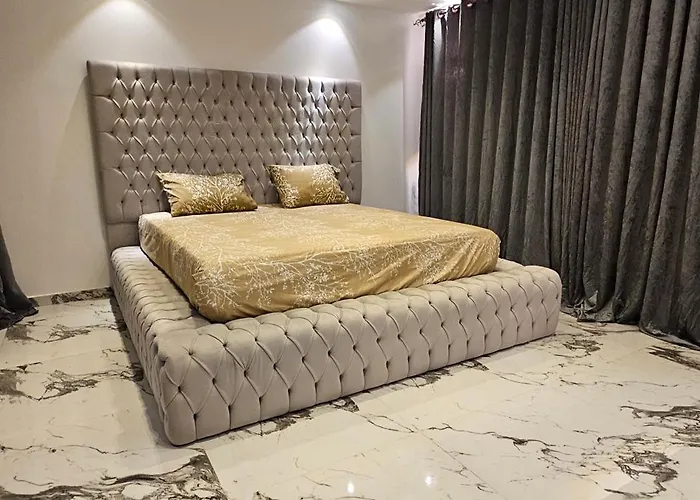 Sea View Penthouse Apartment *